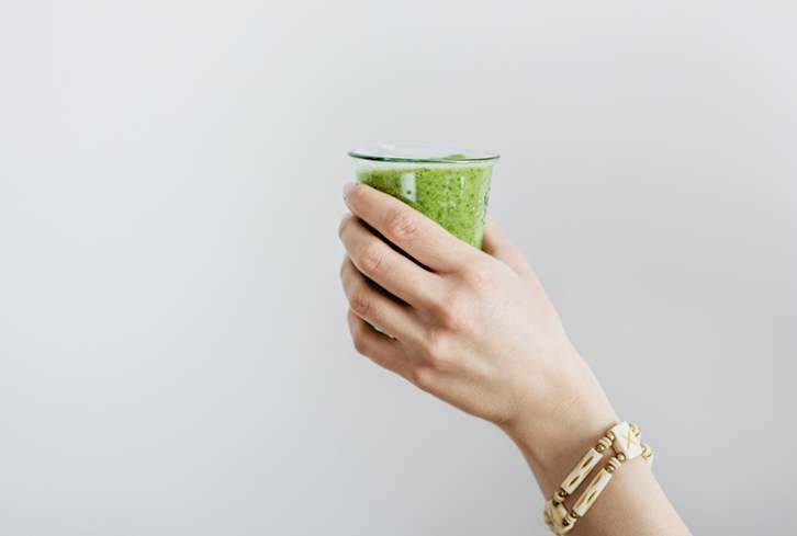 Drink This Doctor-Approved Morning "Kale-Ade" To Calm Your Annoying Allergies