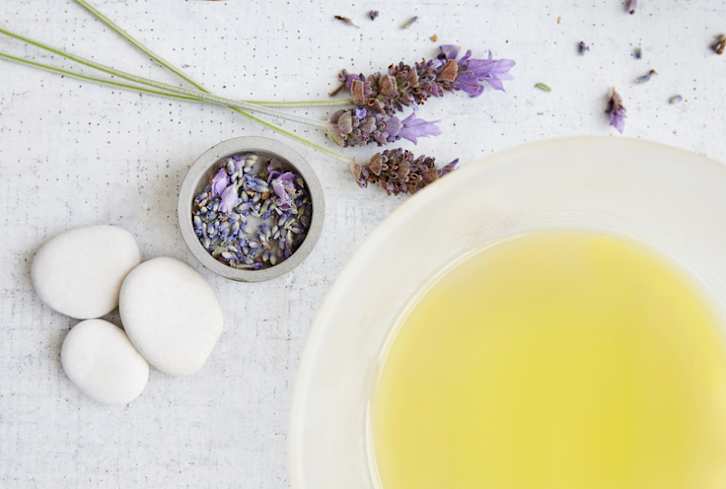 Spiritual Essential Oils That Will Calm You Mind, Body & Soul