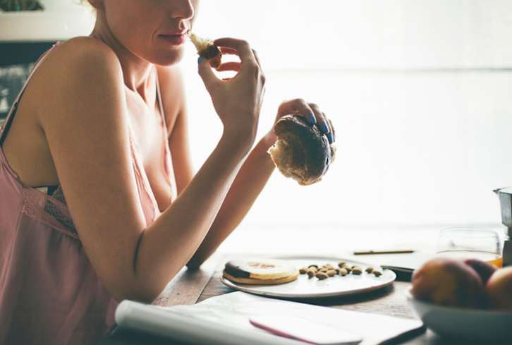 Here's What You Need To Know About Birth Control & Gut Health