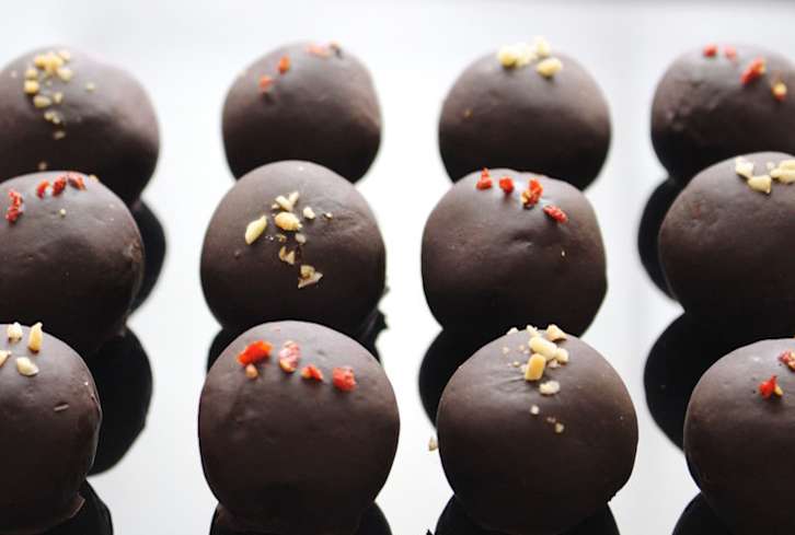 Vegan Chocolate Truffles You'll Want To Eat Every Day