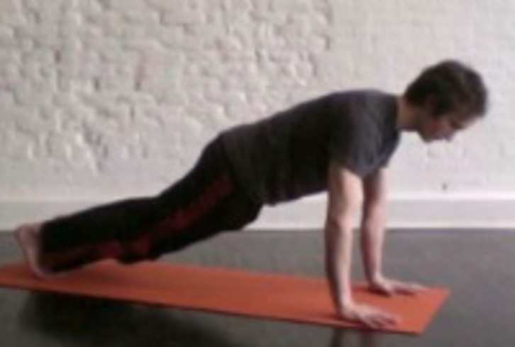 Yoga Poses for Beginners: How to Do Plank (Video)