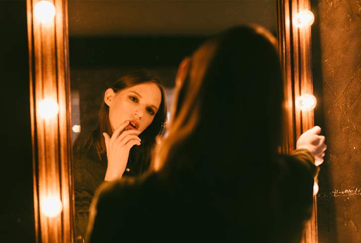 11 Signs Someone Has A God Complex & How It Differs From Narcissism