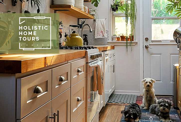 A (Very) Fast-Growing Houseplant Stars In This Pacific Northwest Home Tour