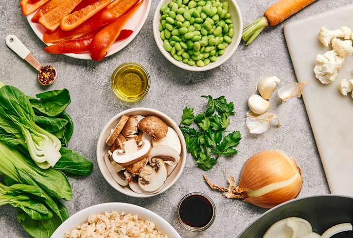These Healthy Stir-Fries Make Summer Weeknight Dinners Insanely Easy