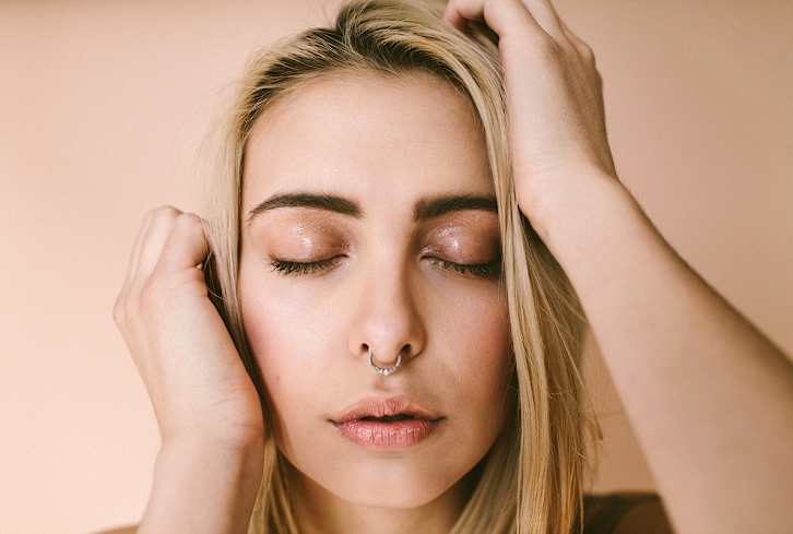 The Biggest Dos & Don'ts Of Getting Rid Of Clogged Pores On Your Nose