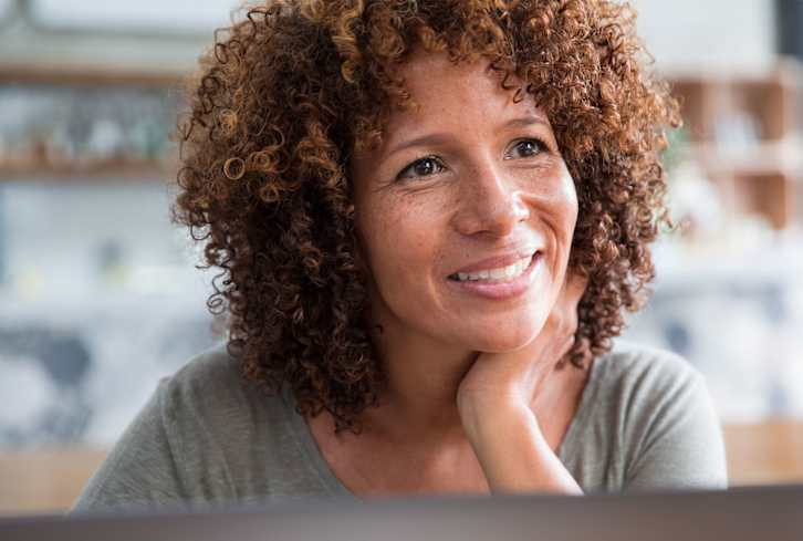 Age & Dark Spots Are Tricky To Treat — 3 Natural Ways The Pros Do It