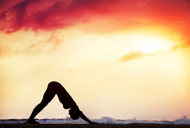 5 Things No One Wants To See In A Yoga Class (Funny)