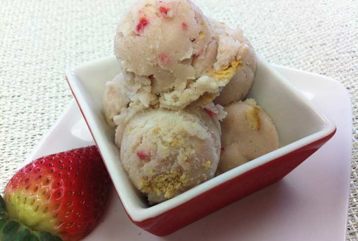 Vegan Strawberry Cream Cheese Ice Cream Recipe