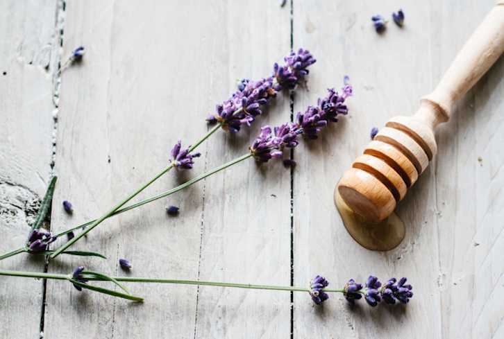 3 Simple, Natural DIY Acne Treatments