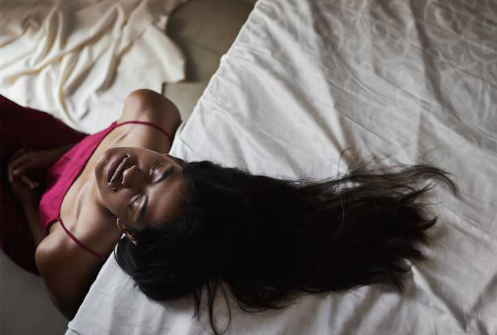 If You Do This To Fall Asleep, You May Be At Greater Risk Of Dementia If You Do This To Fall Asleep, You May Be At Greater Risk Of Dementia