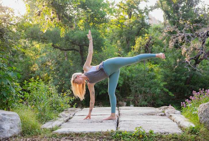Zoe Welch Shows Us Her Favorite Ways To Move & Meditate Outdoors This Summer