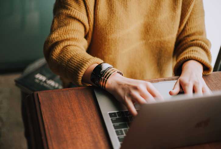 15 Jobs That Help People & How To Find The Right Fit For You