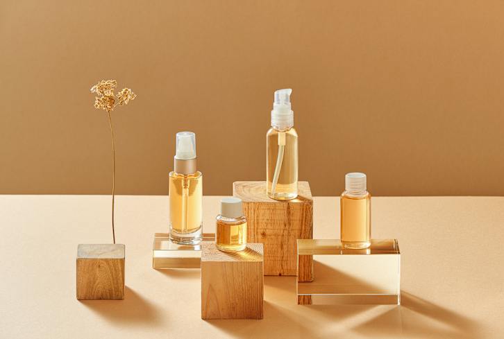 5 Essential Oils To Reduce Brain Fog & Promote Mental Clarity