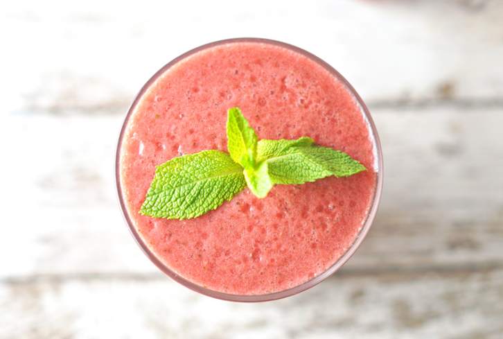 Refreshing Hibiscus + Berry Smoothie