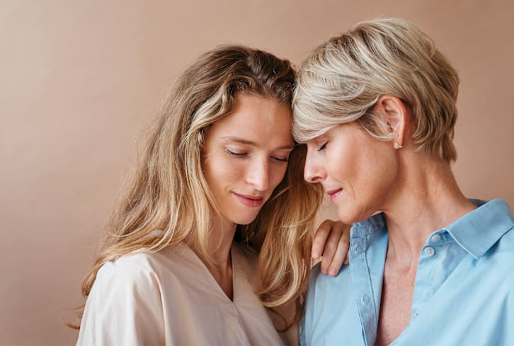 12 Signs You Grew Up With A Narcissistic Mother & How It May Affect You Today