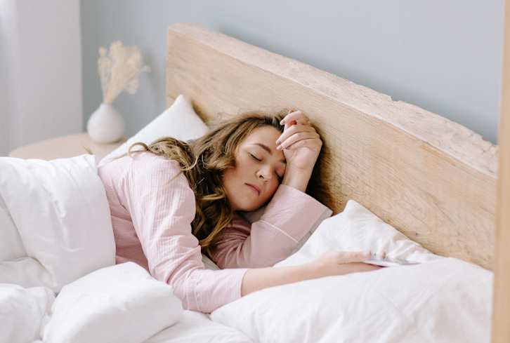 The Solution That Helps Me Fall Asleep Fast — After 7 Years Of Tossing & Turning*