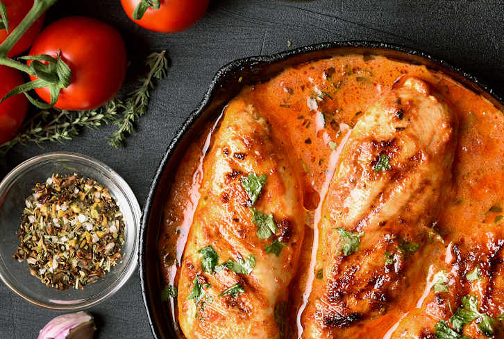 5 Anti-Inflammatory Ingredients Nutrition Experts Add To Their Own Meals
