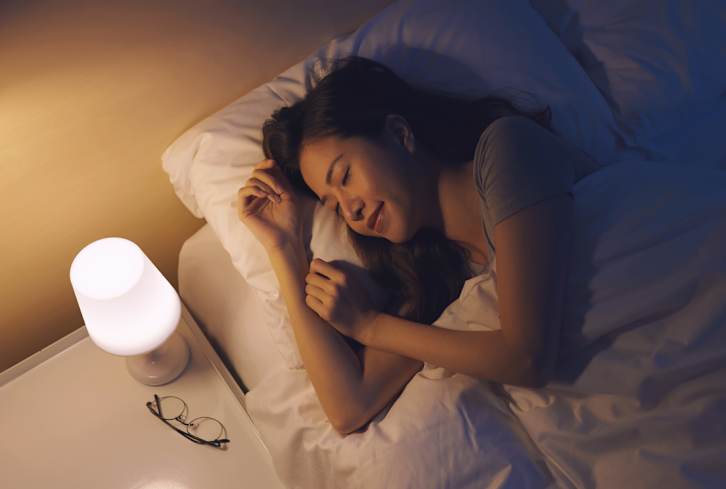 16 MD-Approved Ways To Naturally Reset Your Sleep (For The Sake Of Your Health)