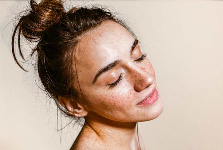 How To Grow Eyelashes: 6 Science-Backed Ways For Bambi-Like Flutters