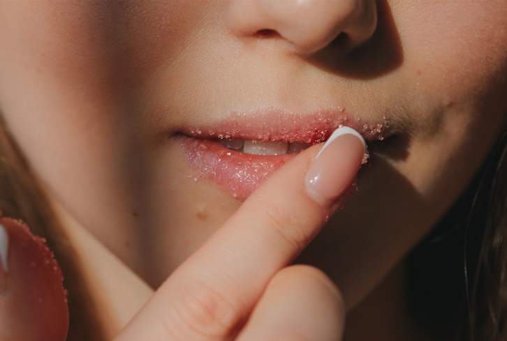 15 DIY Lip Scrub Recipes & How To Use Them For A Soft, Plump Pout