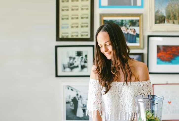 9 Easy Ways To Make Your Smoothies WAY More Gut-Healing (Straight From A Celebrity Nutritionist)
