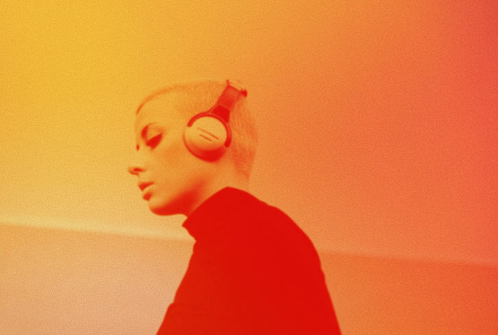 Why Audiologists Want You To Change The Way You Use Headphones