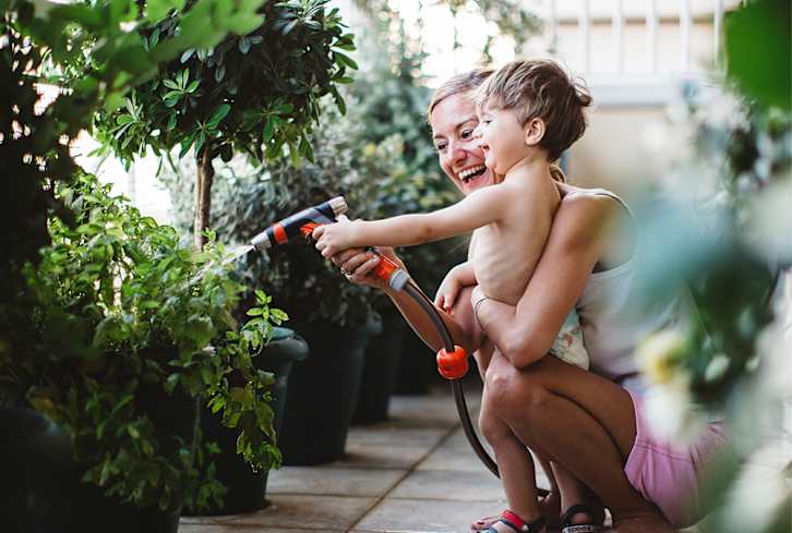 These Hacks Will Help All Your Plants Survive When You're On Vacation