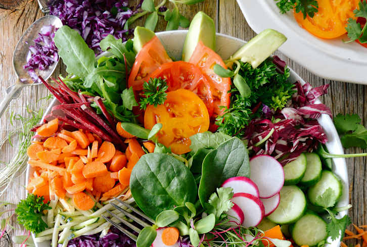 Here's How To Make The Best Brain-Boosting Salad, Every Time