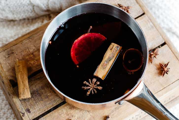 This Fall-Inspired Stovetop Potpourri Will Brighten Your Mood (& It Smells Incredible)