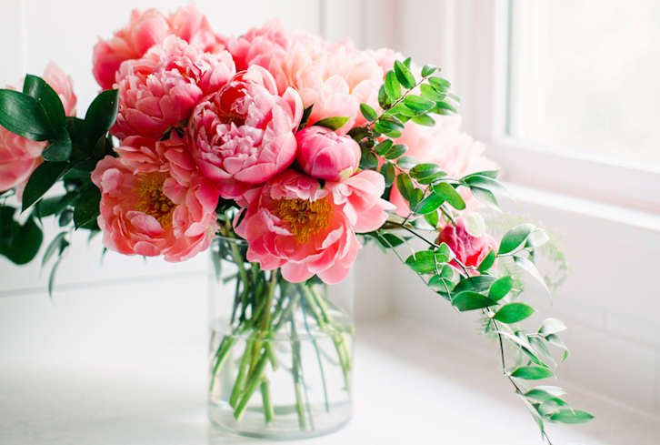 This 2-Second Technique Can Make Your Cut Flowers Last For Weeks