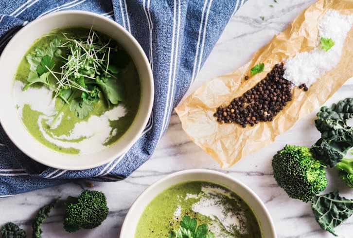 This Zucchini-Garlic Soup Is Detoxifying & Immune-Boosting