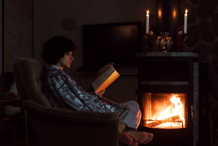 7 Things You Can Do In The Dark During Tonight's "Earth Hour"