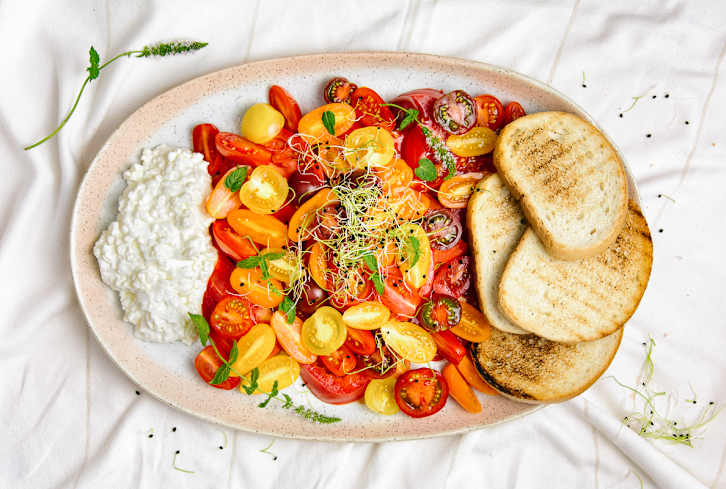 5 Reasons Cottage Cheese Is Worth Eating Regularly (& Tasty Ideas)