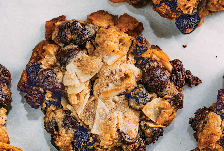 A Nutrient-Dense Chocolate Chip Cookie That *Actually* Tastes Delicious