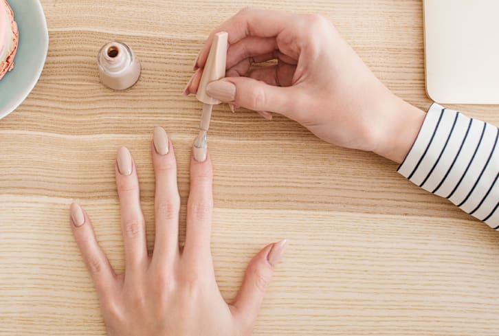 PSA: Hailey Bieber's "Glazed Donut Nails" Recently Got A Major Fall Upgrade