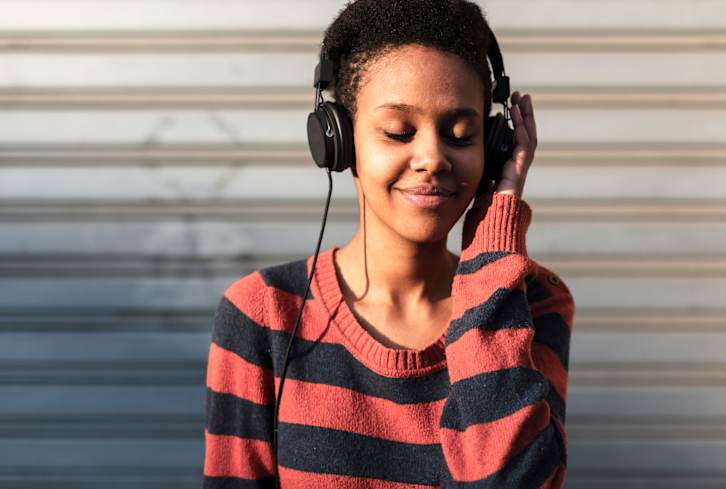 So, Is Brown Noise Or White Noise Better For Sleep? We Asked An Audiologist