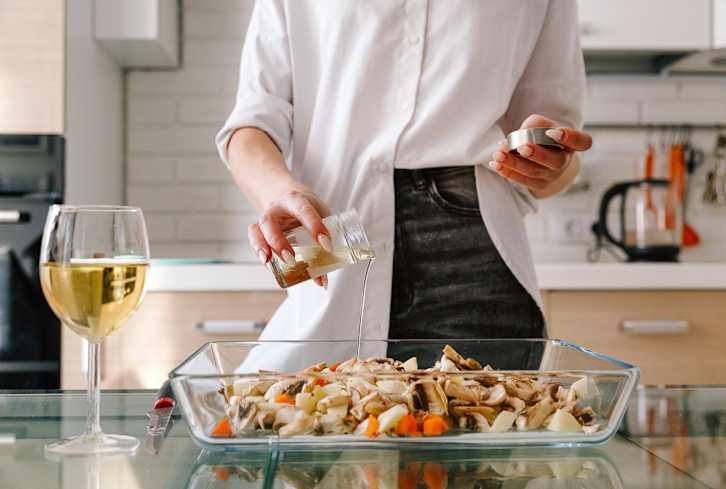 Is Canola Oil Actually Bad For You? Here's What Nutritionists Have To Say