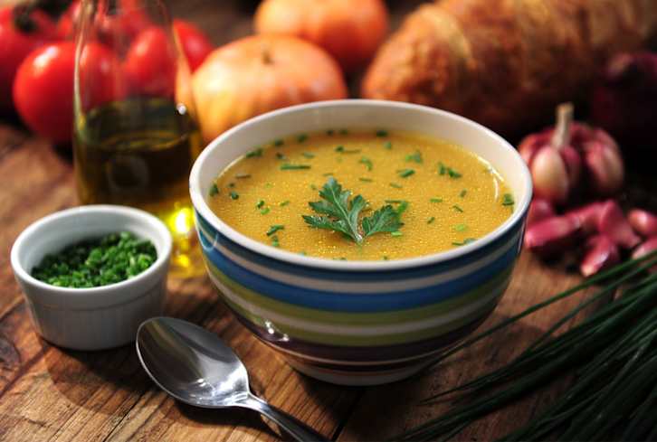 A Naturopathic Physician & Gut Health Expert's Go-To Mineral Rich Broth