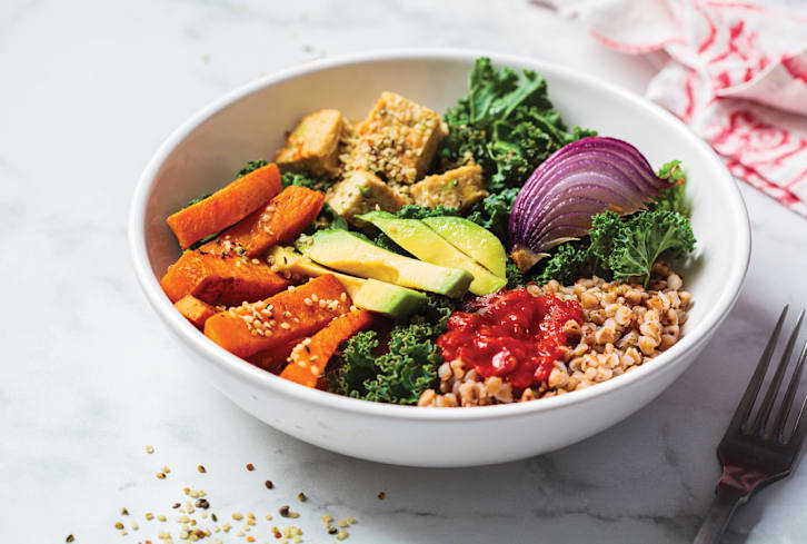 Anti-Inflammatory Diet 101: Foods To Eat, Avoid & A Sample Meal Plan