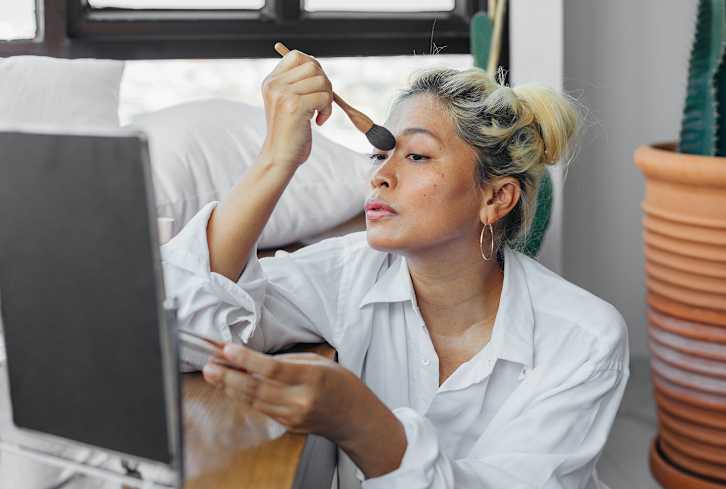 We Found It: A Major Underlying Cause Of Your Blackheads & Breakouts