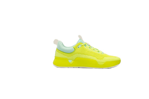 Agility and stability for a modern practice. A hybrid trainer designed to support lateral movements and high-impact landings in style. Agility and stability for a modern practice. A hybrid trainer designed to support lateral movements and high-impact landings in style.