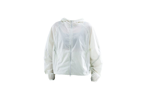 Train outdoors, protected and poised. A functional, breathable windbreaker that supports movement in all conditions with a clean aesthetic. Train outdoors, protected and poised. A functional, breathable windbreaker that supports movement in all conditions with a clean aesthetic.