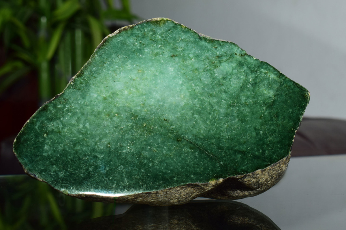 Jade Stone Benefits for Healing, Meditation, and Relationships