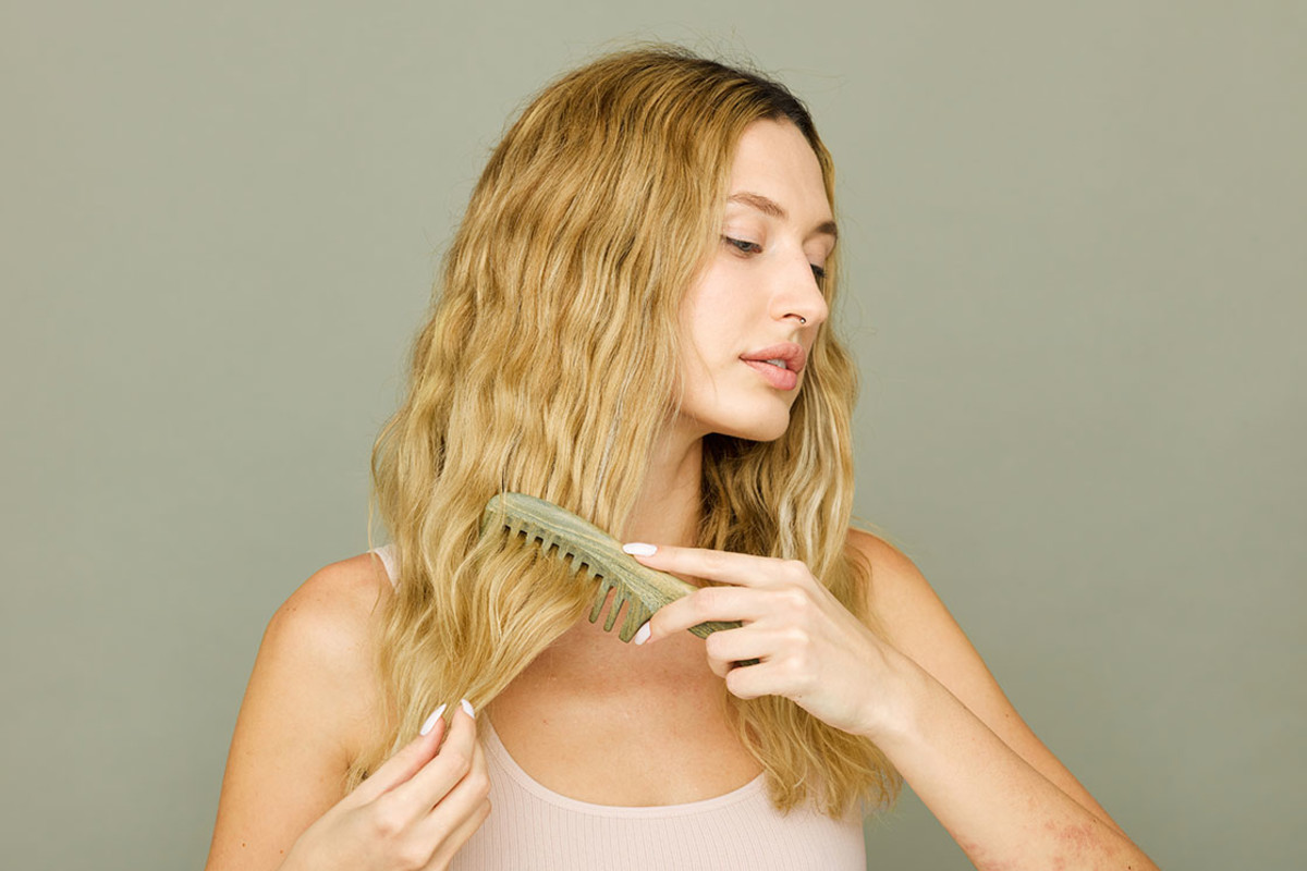 What To Do If You Applied Too Much Hair Oil: 6 Expert Tips | mindbodygreen