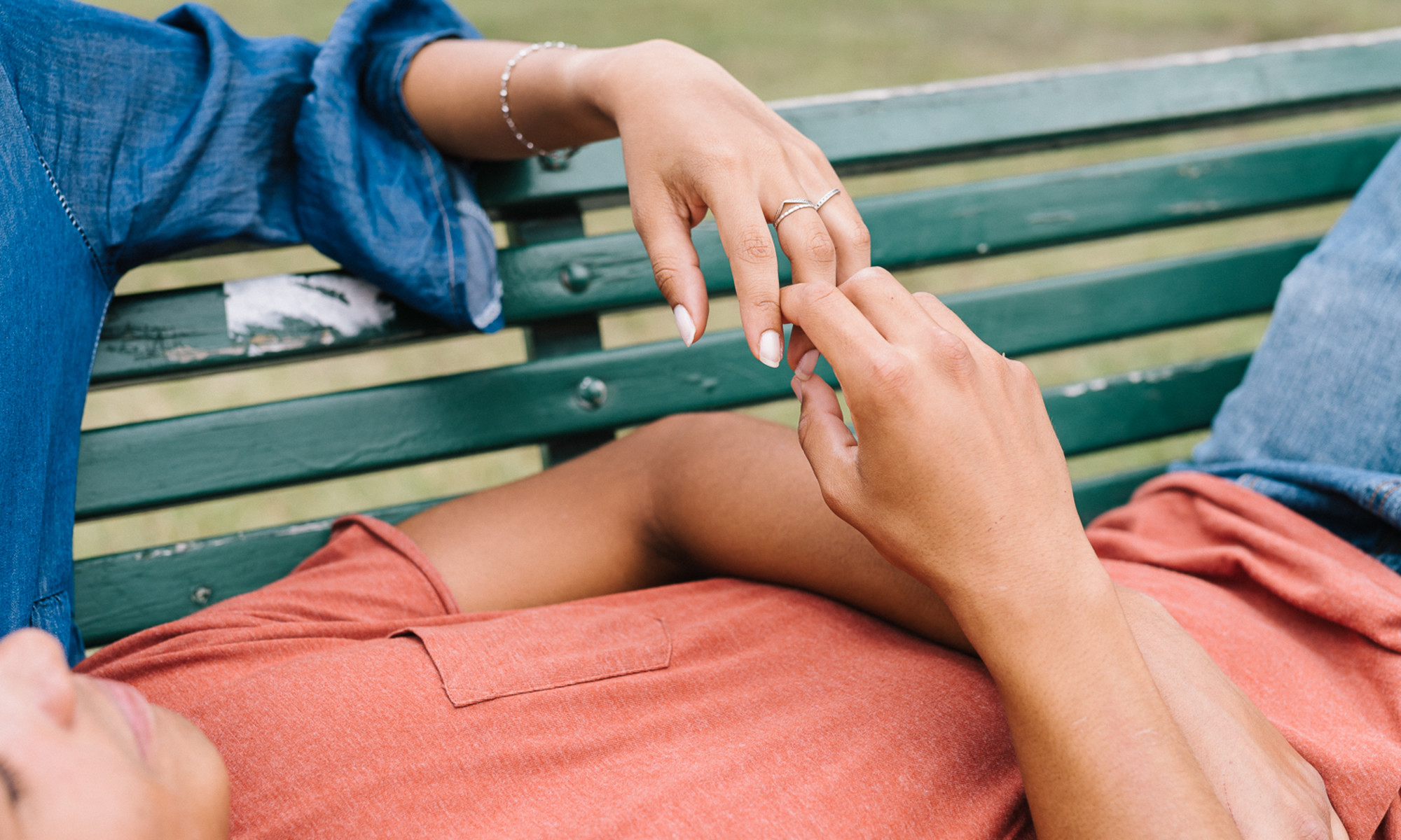 8 Red Flags To Watch Out For In 2025 To Avoid Relationship Disaster