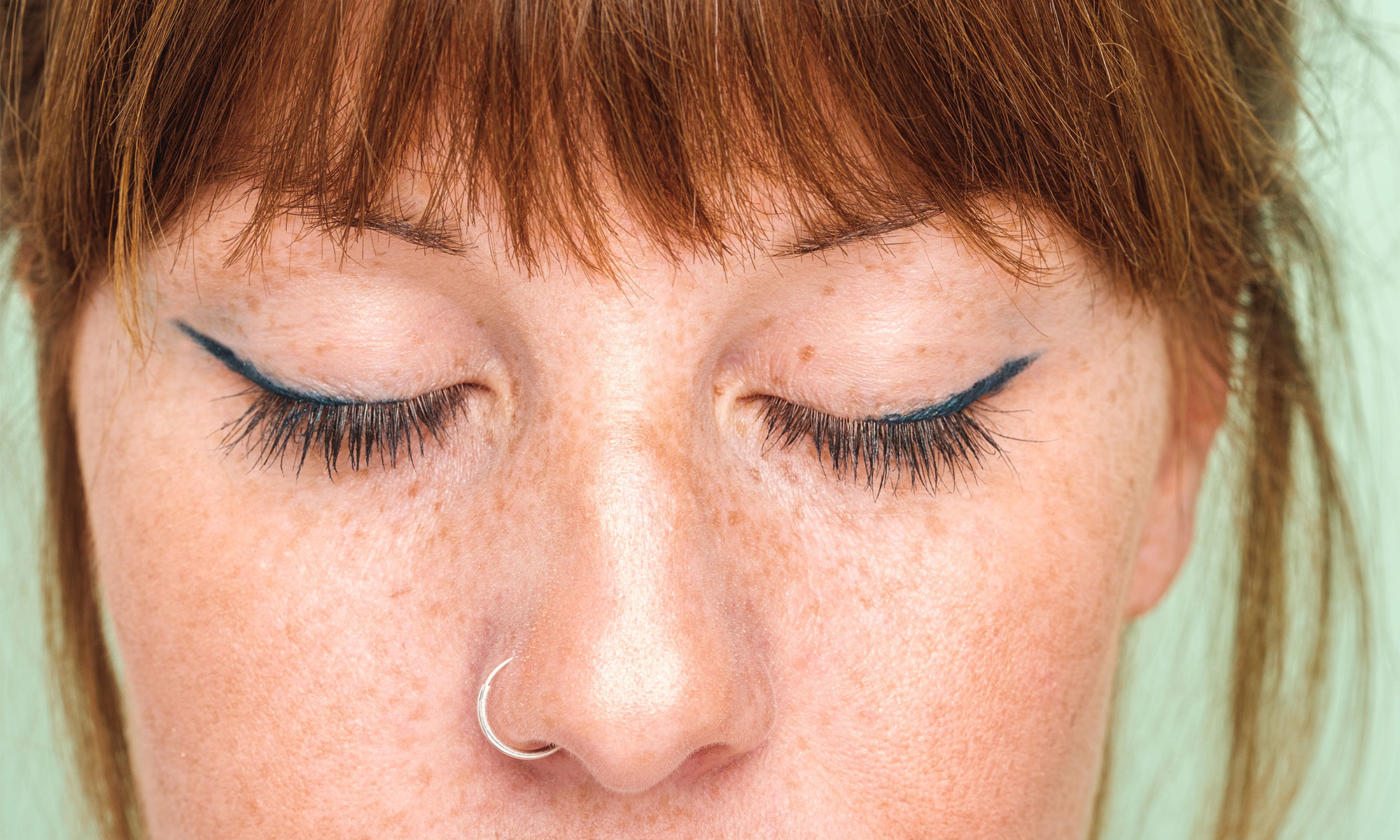 Let's Settle This: Is Castor Oil Actually Safe For Lashes? From An Optometrist