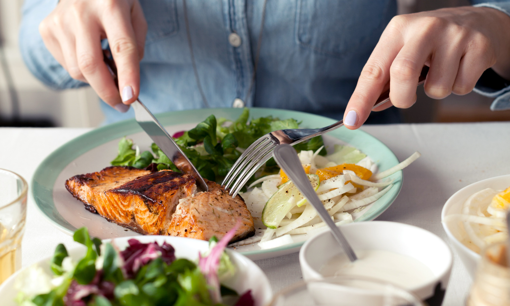 What We Know About Eating to Prevent Alzheimer’s, According To A Neuroscientist