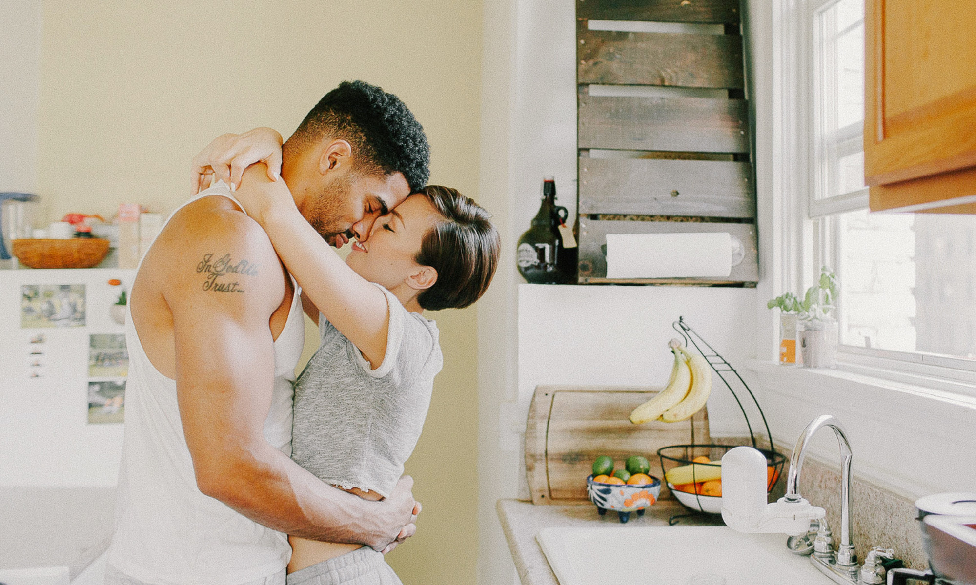 How Many Calories Does Kissing Burn? Heres The Research mindbodygreen