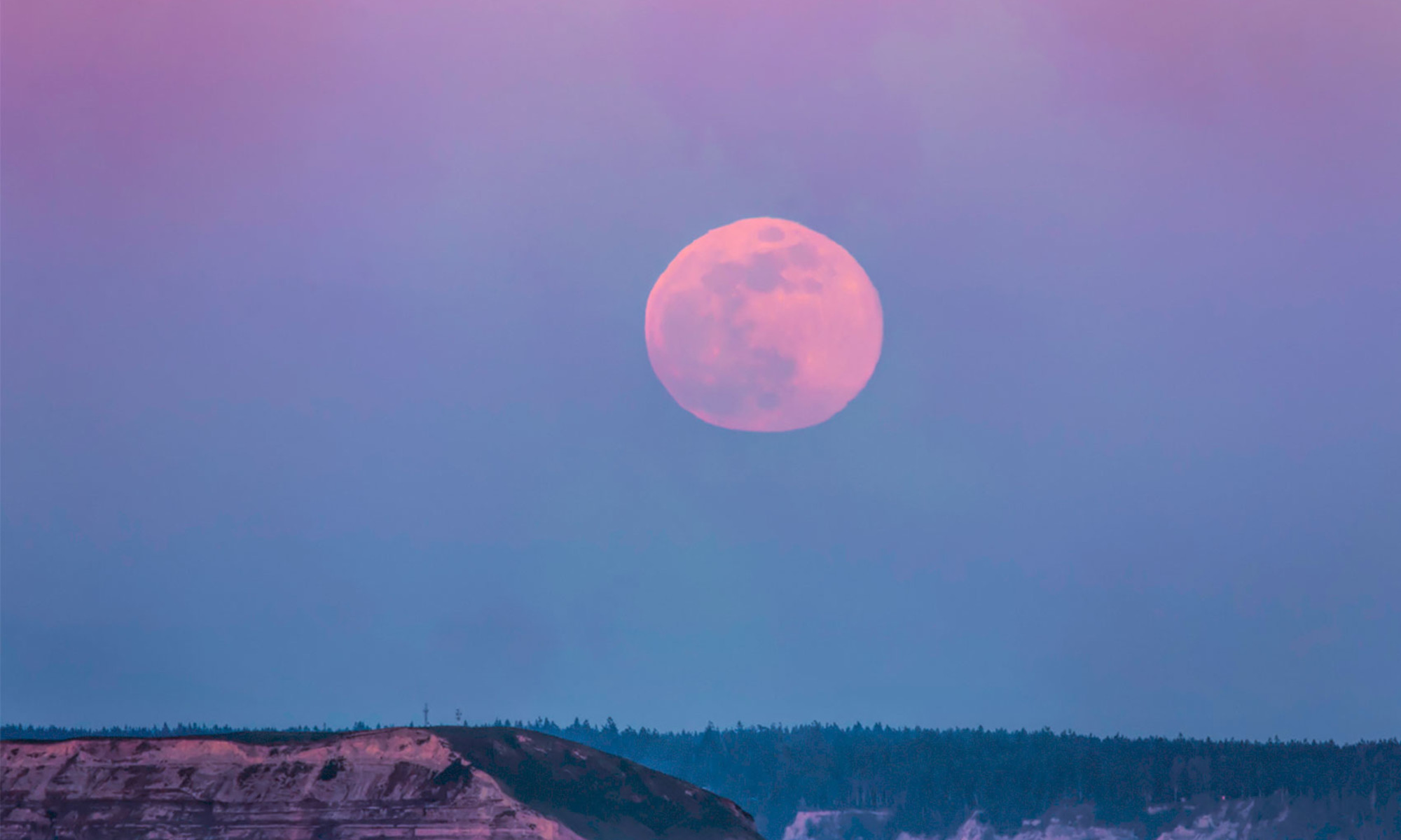 Tonight's 'Super Pink Moon' is Going to be The Year's Best