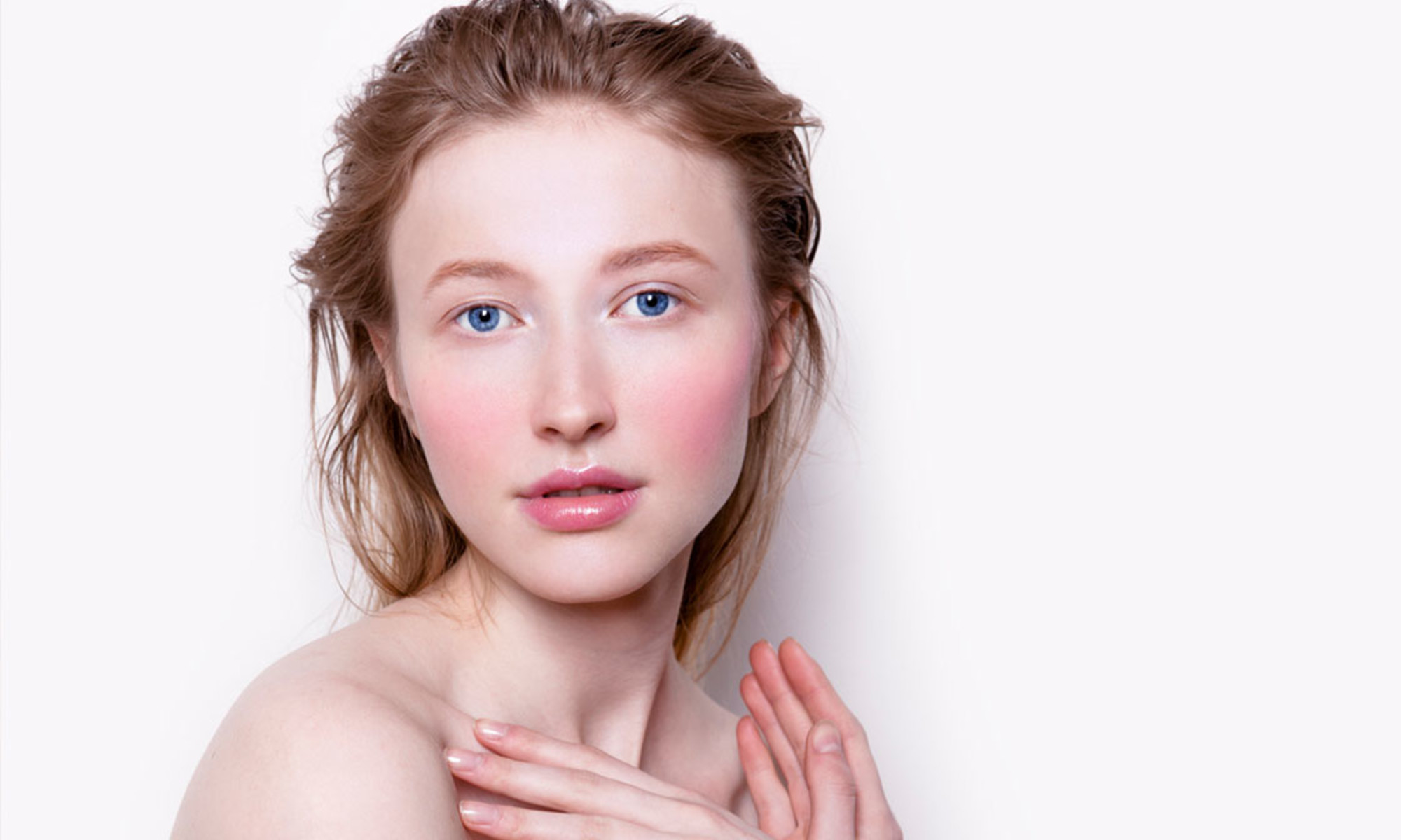 This Easy Makeup Hack Will Help You Nail A Natural, "I'm Cold" Flush